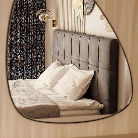 Apartment Warm Amber *