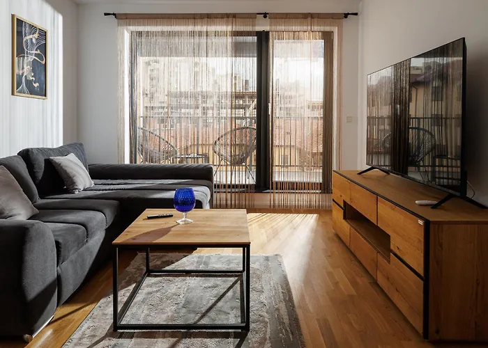 Warm Amber Apartment *