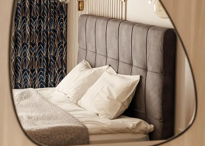 Apartment Warm Amber *